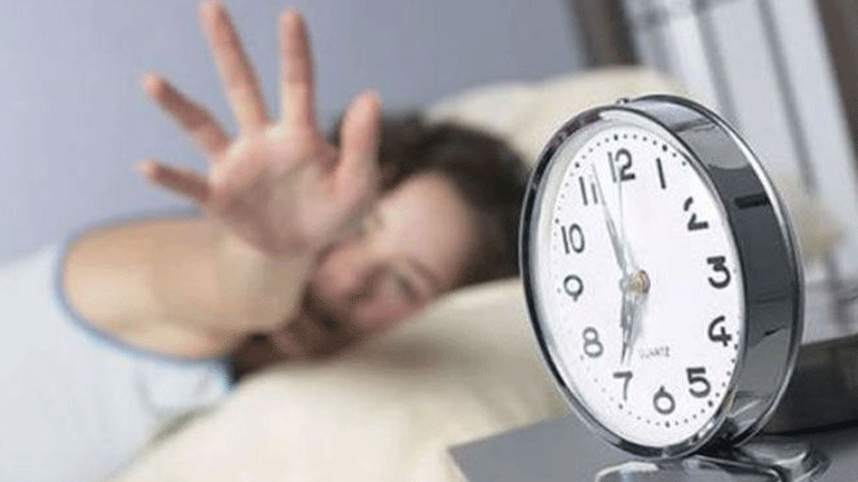 Ξυπνάς συνέχεια «στραβά»; Υπάρχει εξήγηση